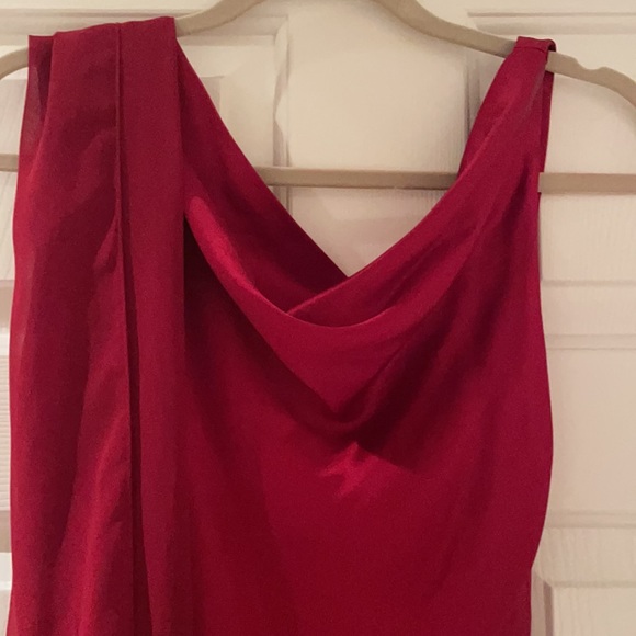 Long Red evening gown - Picture 2 of 2